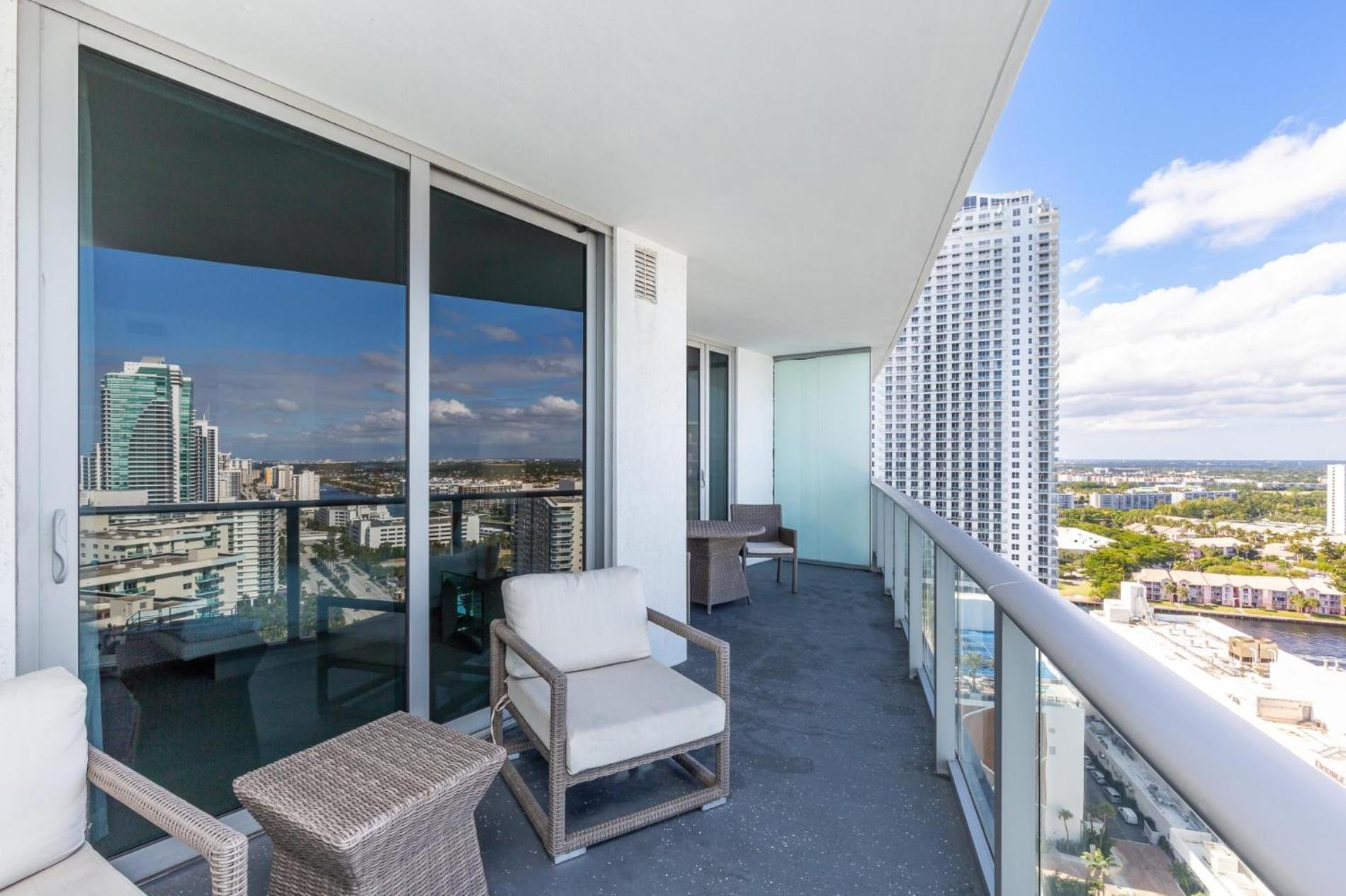 Ocean View 1 Bed On The Beach 19Th Floor Hollywood شاطئ هالانديل المظهر الخارجي الصورة